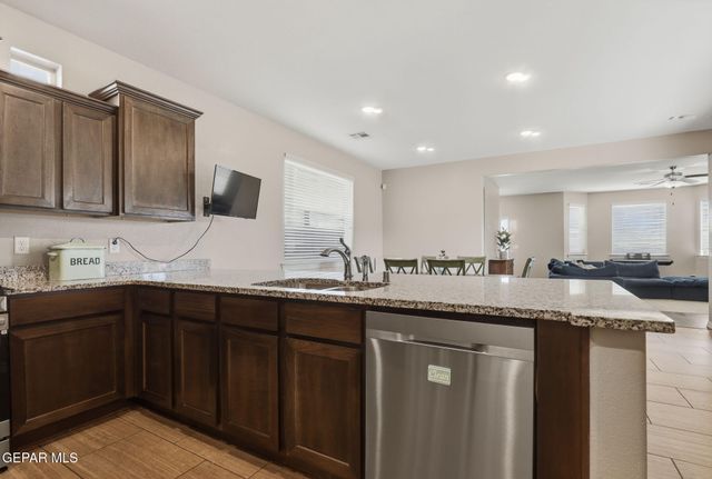 4833 MARK AVIZO, El Paso, TX 79938