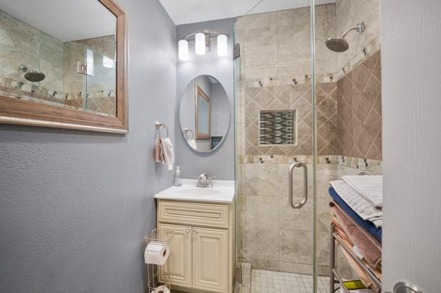 732 4th Avenue, Redwood City, CA 94063