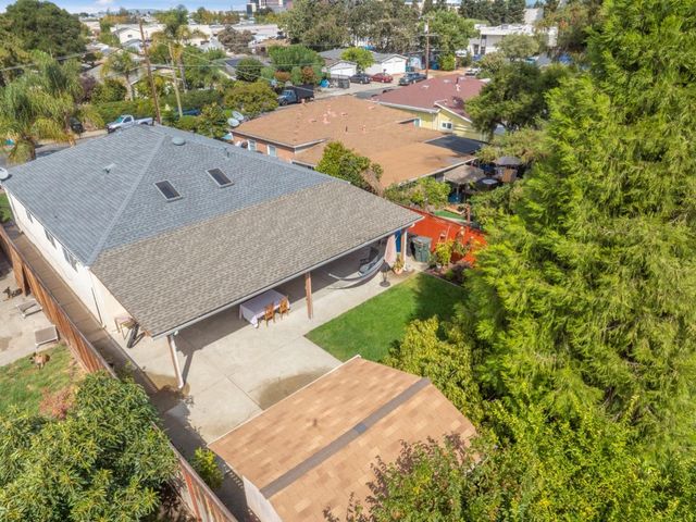 732 4th Avenue, Redwood City, CA 94063