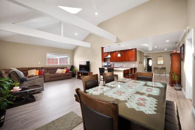 732 4th Avenue, Redwood City, CA 94063