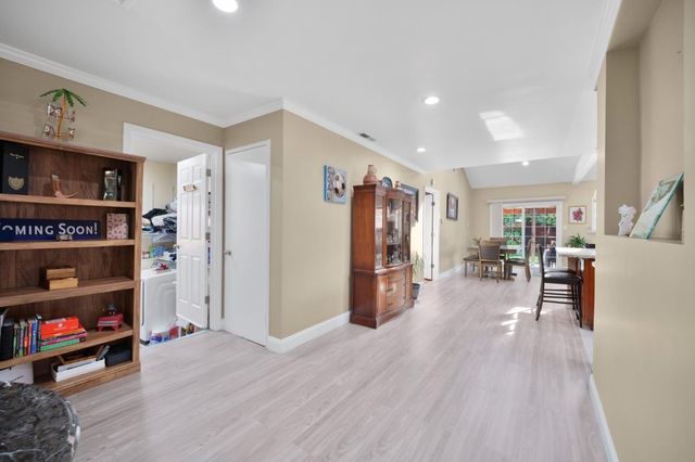 732 4th Avenue, Redwood City, CA 94063