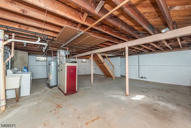 90 Dick St, Clifton City, NJ 07013