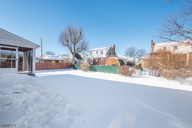 90 Dick St, Clifton City, NJ 07013