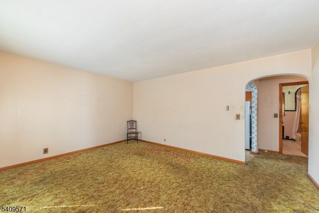 90 Dick St, Clifton City, NJ 07013