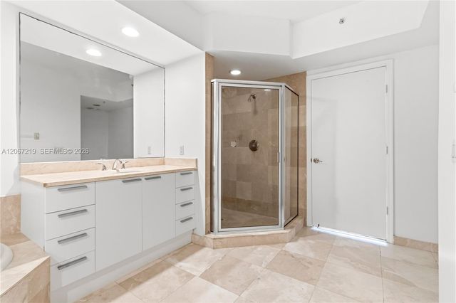 14951 Royal Oaks Lane 1604, North Miami, FL 33181