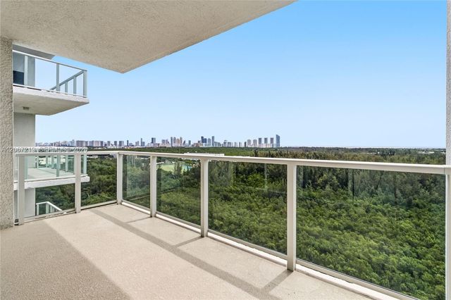 14951 Royal Oaks Lane 1604, North Miami, FL 33181