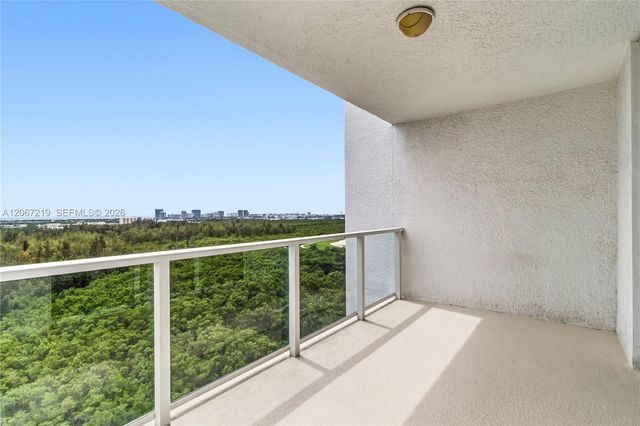 14951 Royal Oaks Lane 1604, North Miami, FL 33181