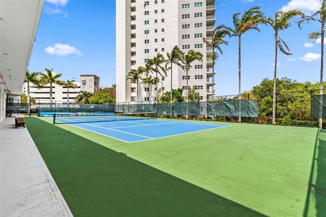 14951 Royal Oaks Lane 1604, North Miami, FL 33181
