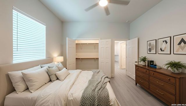 330 E Carson St Apt 2202, San Antonio, TX 78208