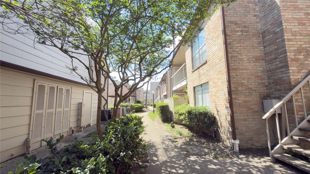 2100 Wilcrest Drive 115, Houston, TX 77042