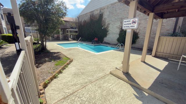 2100 Wilcrest Drive 115, Houston, TX 77042