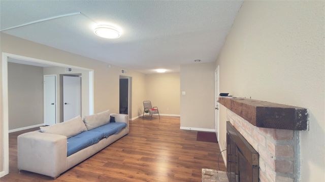 2100 Wilcrest Drive 115, Houston, TX 77042