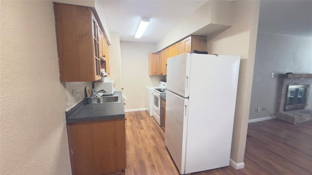 2100 Wilcrest Drive 115, Houston, TX 77042