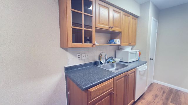 2100 Wilcrest Drive 115, Houston, TX 77042