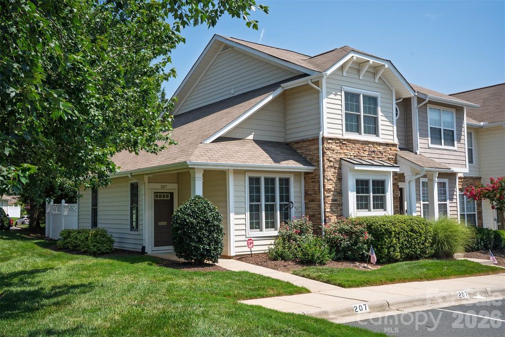 207 Dawn Mist Lane, Fort Mill, SC 29708