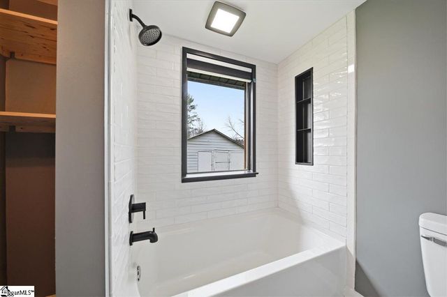 166 Berry Road, Boiling Springs, SC 29316