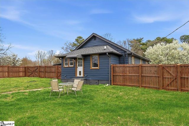 166 Berry Road, Boiling Springs, SC 29316