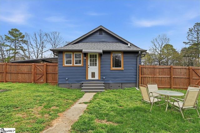 166 Berry Road, Boiling Springs, SC 29316