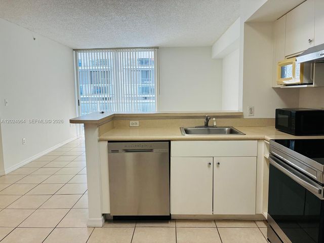 5085 NW 7th Street 909, Miami, FL 33126