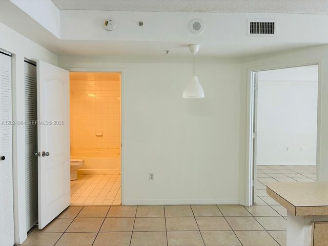 5085 NW 7th Street 909, Miami, FL 33126