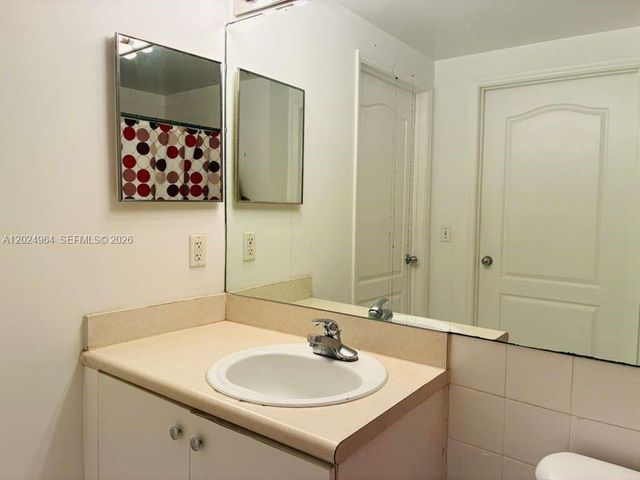 5085 NW 7th Street 909, Miami, FL 33126