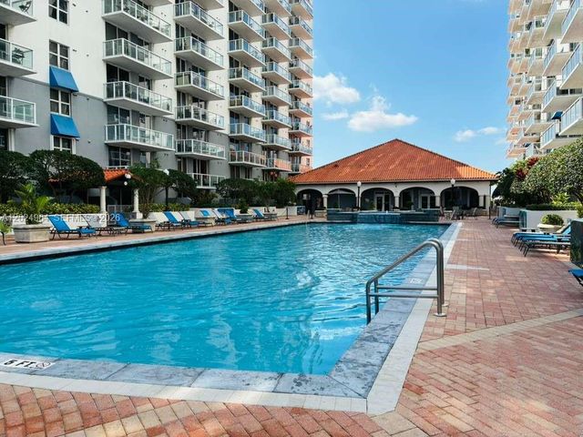 5085 NW 7th Street 909, Miami, FL 33126