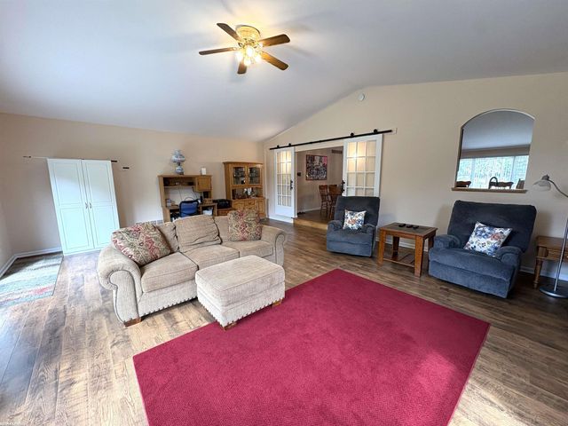 2835 W Water Street, Port Huron, MI 48060