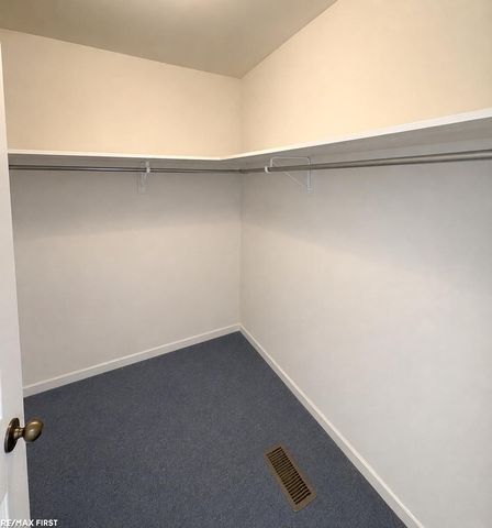 2835 W Water Street, Port Huron, MI 48060