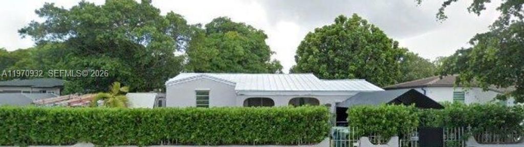 700 SW 44th Pl, Miami, FL 33134