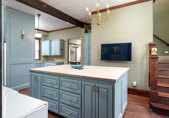 928 King STREET, La Crosse, WI 54601