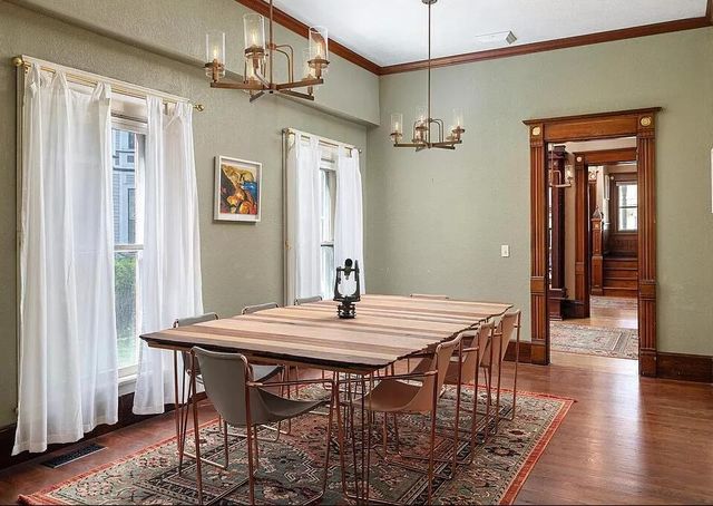 928 King STREET, La Crosse, WI 54601