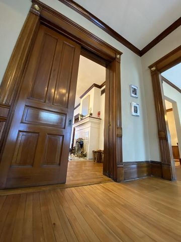 928 King STREET, La Crosse, WI 54601