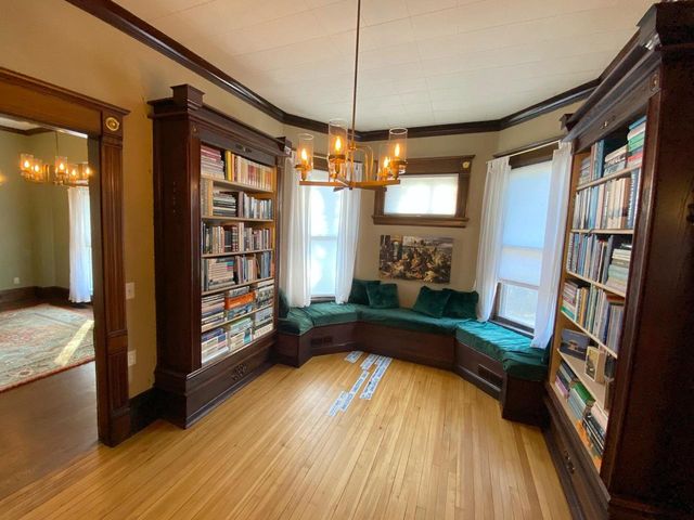 928 King STREET, La Crosse, WI 54601