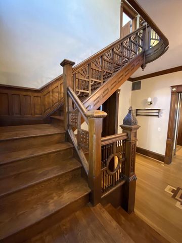 928 King STREET, La Crosse, WI 54601