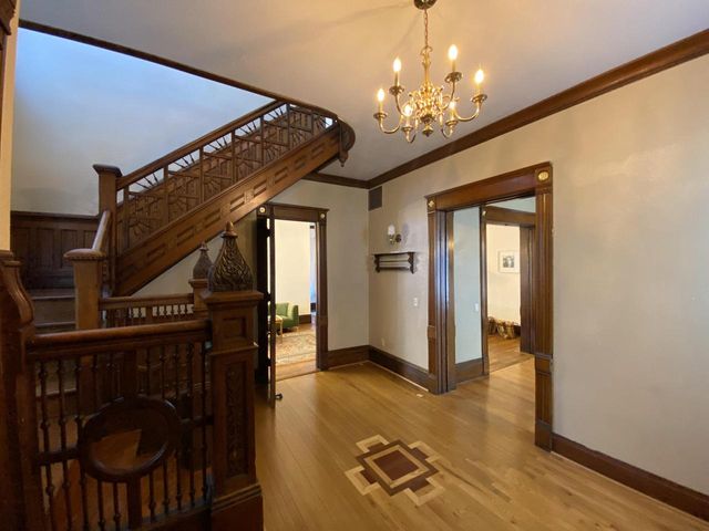 928 King STREET, La Crosse, WI 54601