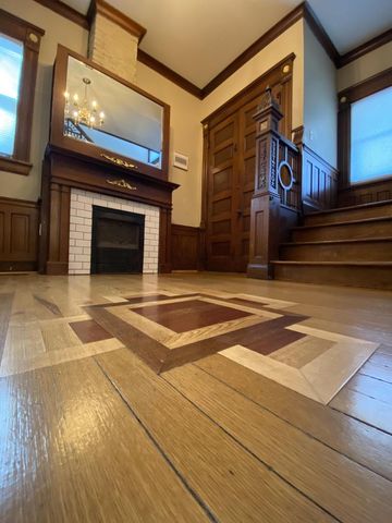 928 King STREET, La Crosse, WI 54601