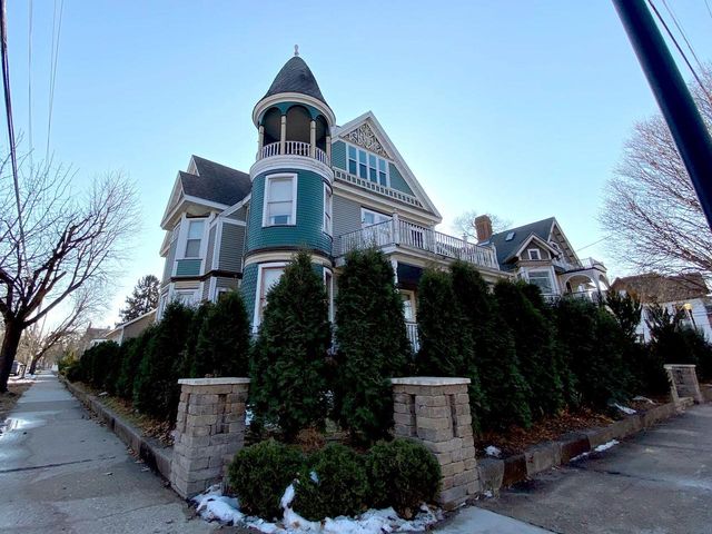 928 King STREET, La Crosse, WI 54601