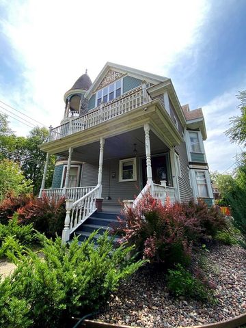 928 King STREET, La Crosse, WI 54601