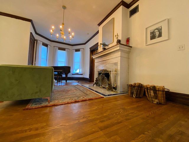 928 King STREET, La Crosse, WI 54601