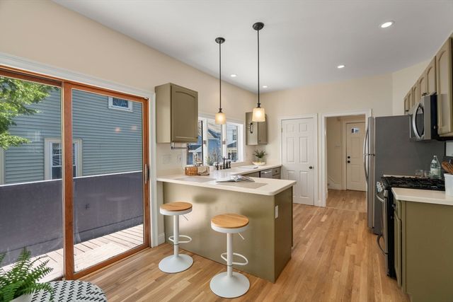 8 Belmont Pl, Somerville, MA 02143