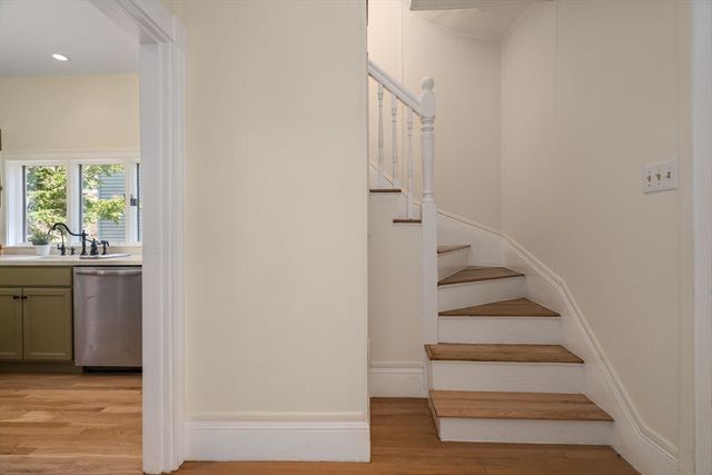 8 Belmont Pl, Somerville, MA 02143