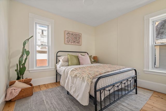 8 Belmont Pl, Somerville, MA 02143