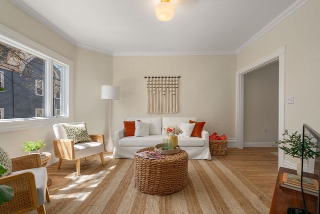 8 Belmont Pl, Somerville, MA 02143