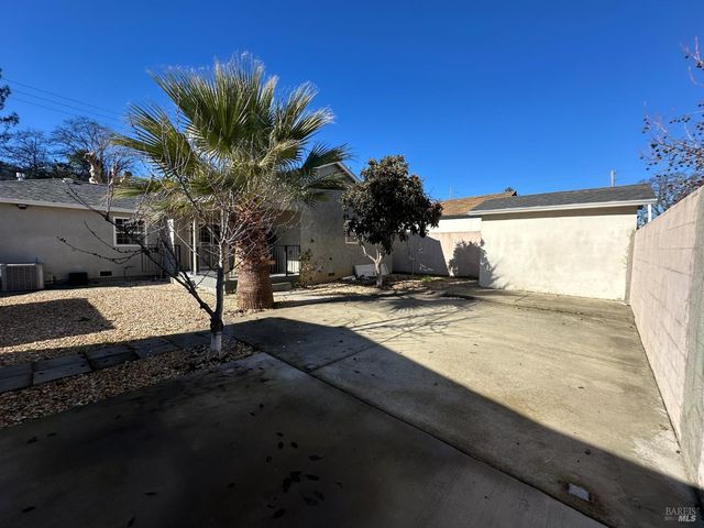 721 S Oak St, Ukiah, CA 95482