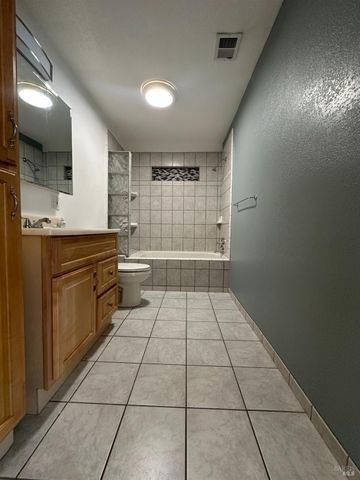 721 S Oak St, Ukiah, CA 95482