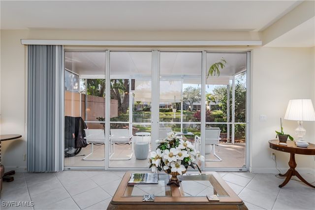 5353 Cove CIR, Naples, FL 34119