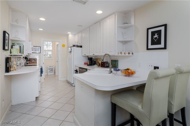 5353 Cove CIR, Naples, FL 34119