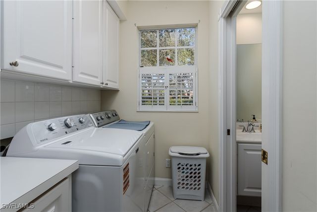 5353 Cove CIR, Naples, FL 34119