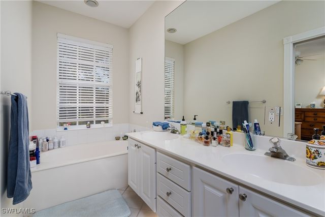 5353 Cove CIR, Naples, FL 34119