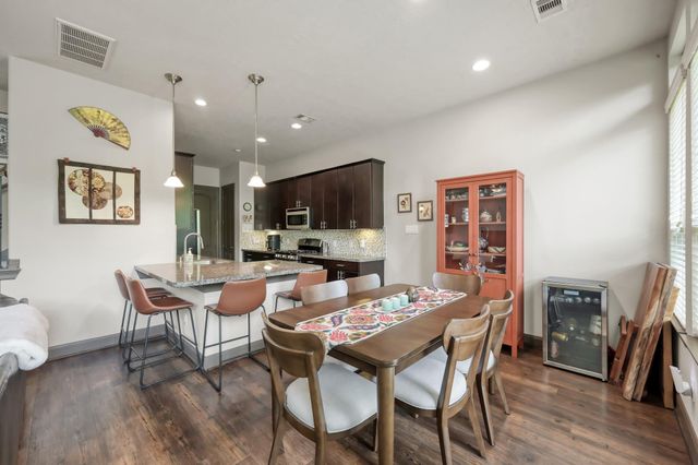 18 Aventura Place, Spring, TX 77389